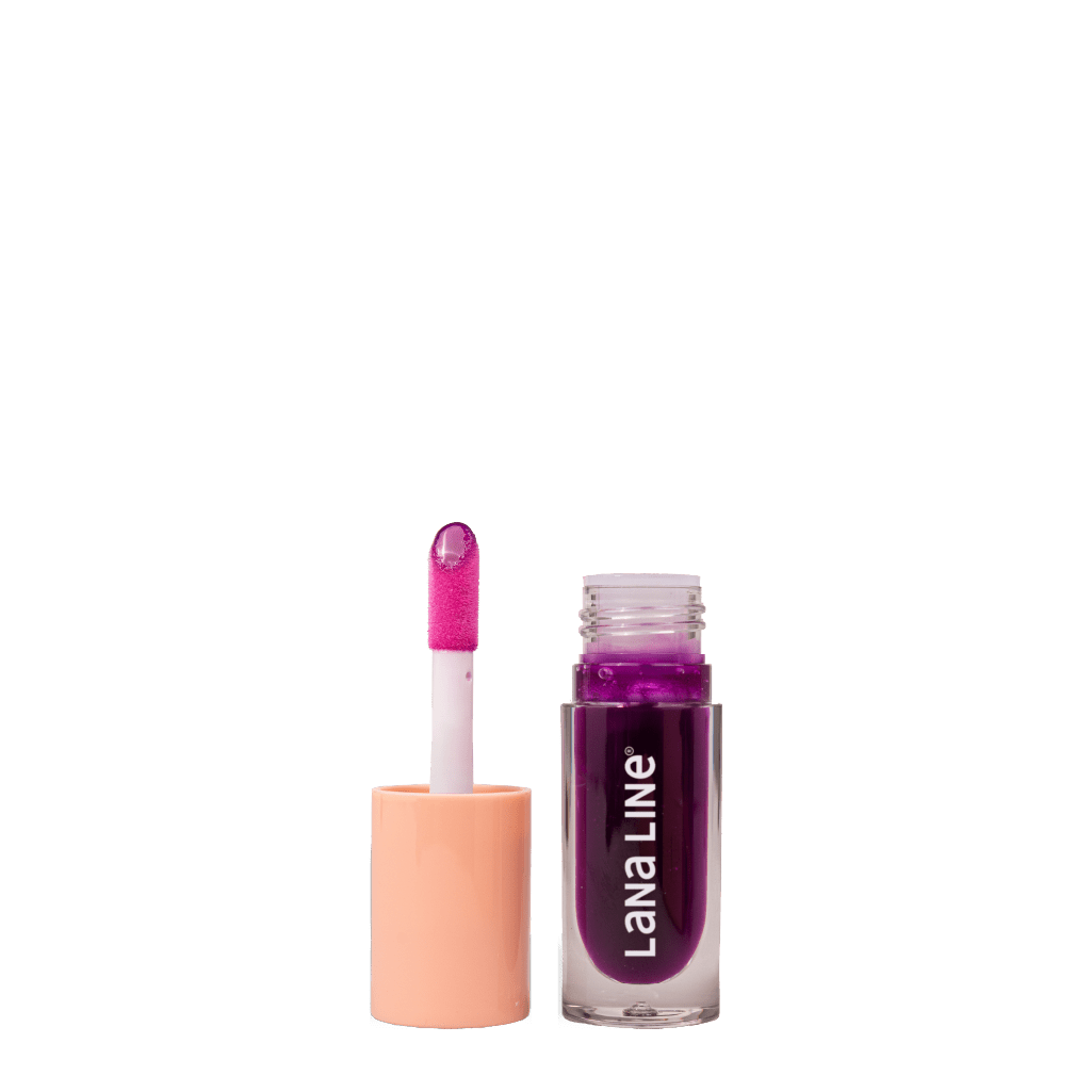 Abra Cadabra nourishing lip oil for dry lips with smooth application